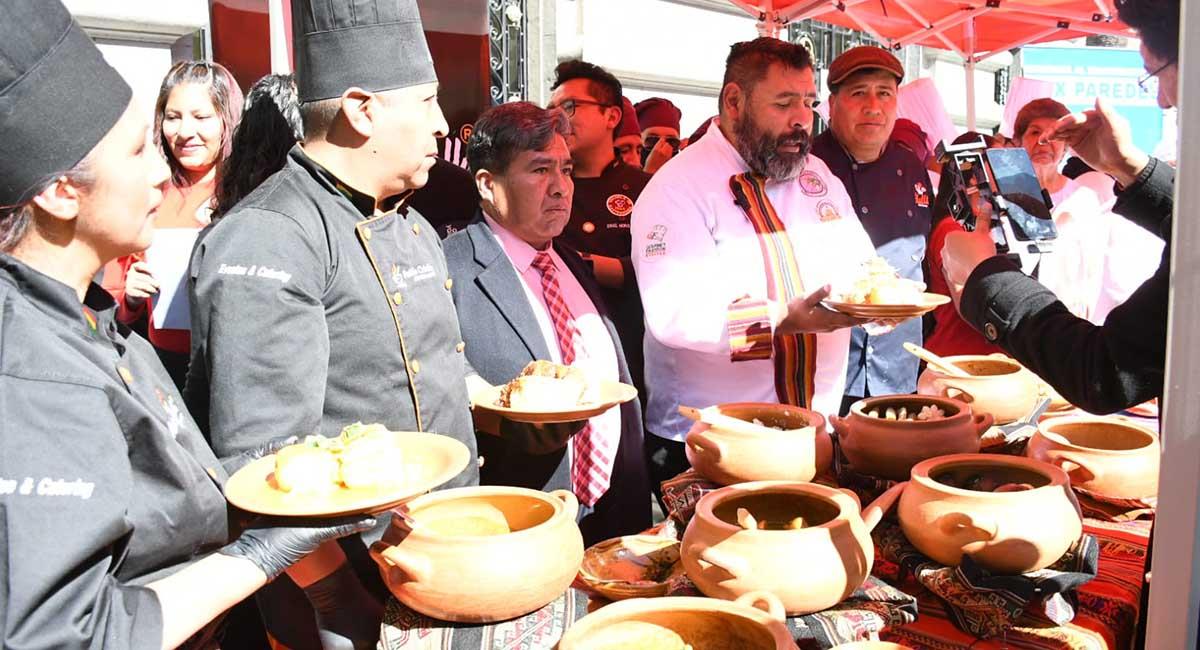 El fricasé es un plato que ya forma parte del patrimonio cultural de La Paz. Foto: Twitter Captura @APG
