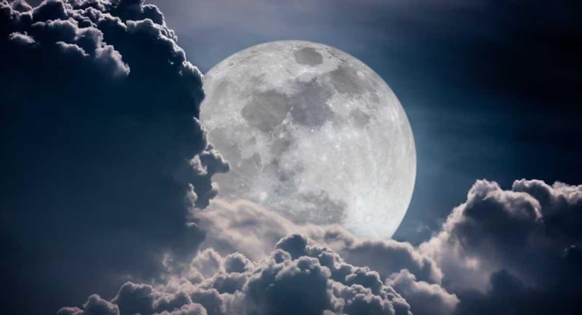Agosto trae dos Superlunas, la segunda será el próximo 31 de agosto para "despedir" el mes. Foto: Twitter Captura @El_Universal_Mx