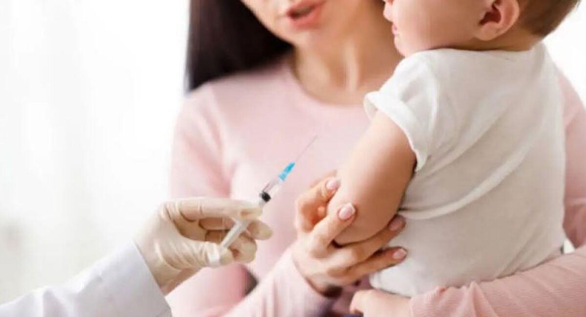 Las autoridades recomiendan acceder a la vacuna pentavalente para los menores de cinco años. Foto: Pixabay
