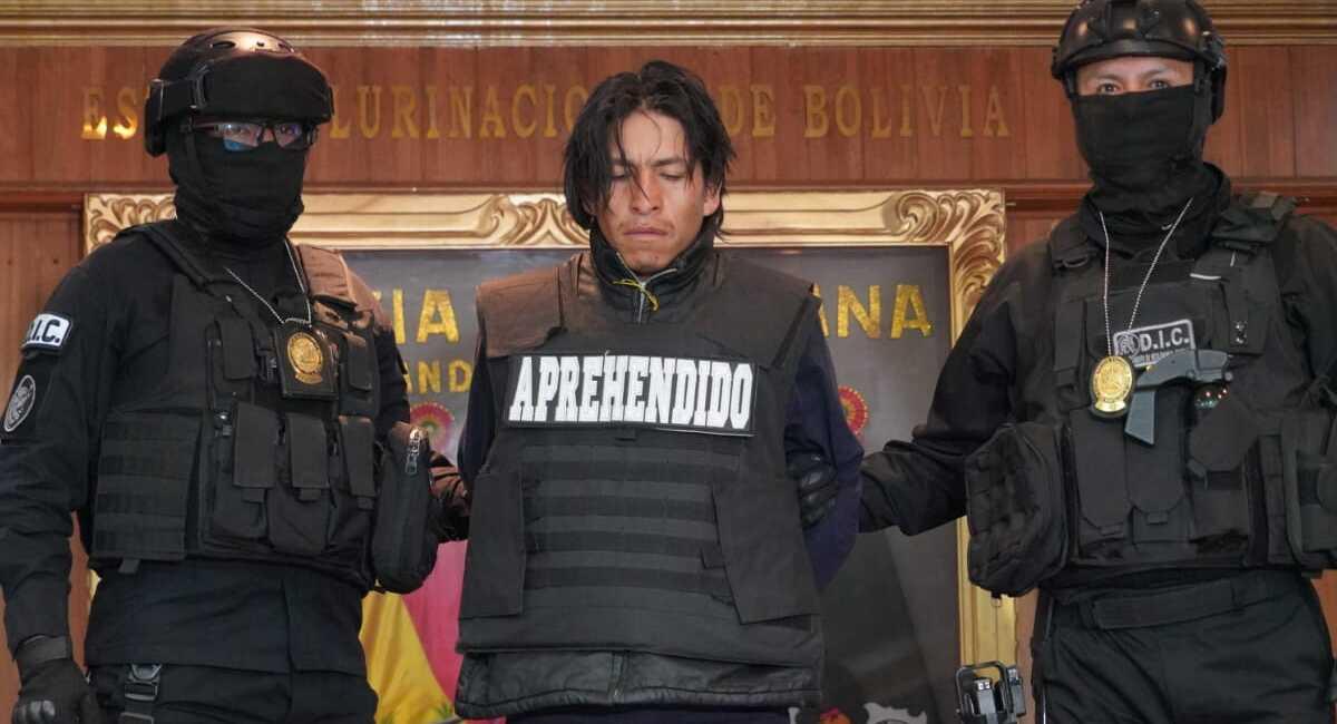 Limbert Hinojosa Pedrazas ya contaba con antecedentes penales por robo agravado y narcotráfico. Foto: Facebook Ministerio de Gobierno