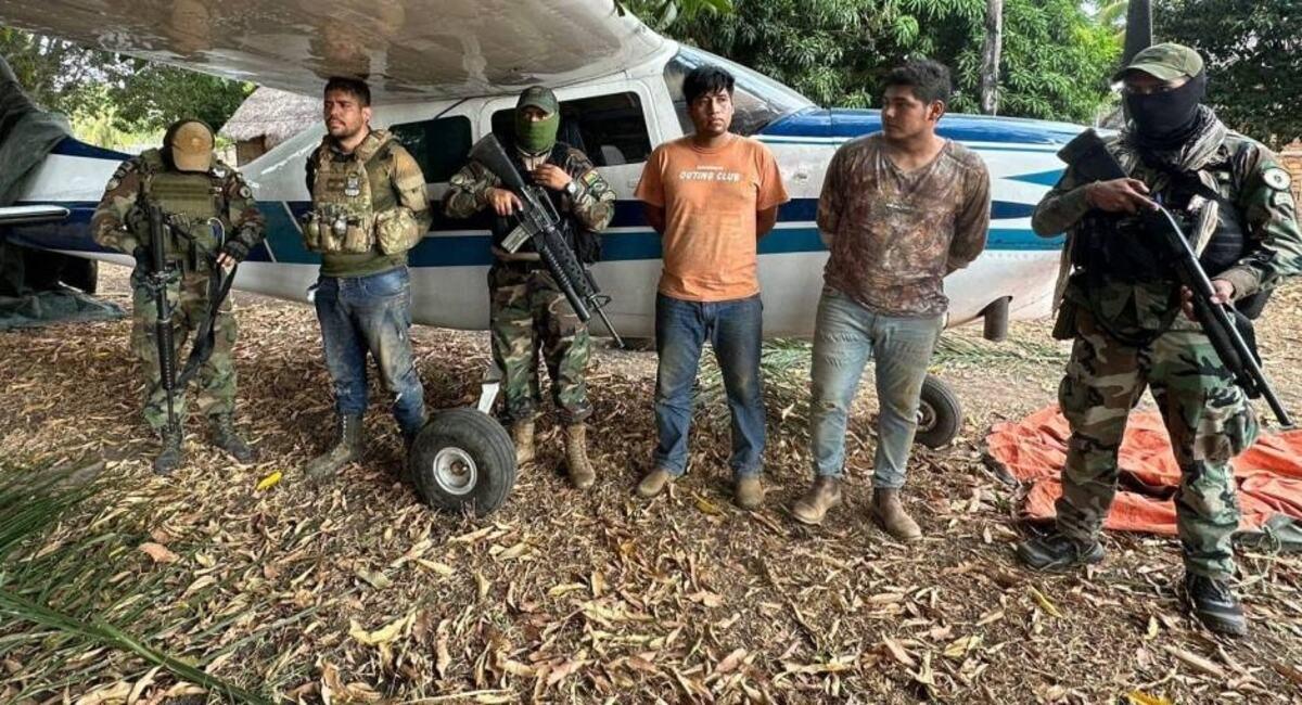 Los efectivos de la FELCN continúan con el rastrillaje para dar con los tres sujetos que lograron escapar. Foto: Facebook Enrique Tejerina Periodista