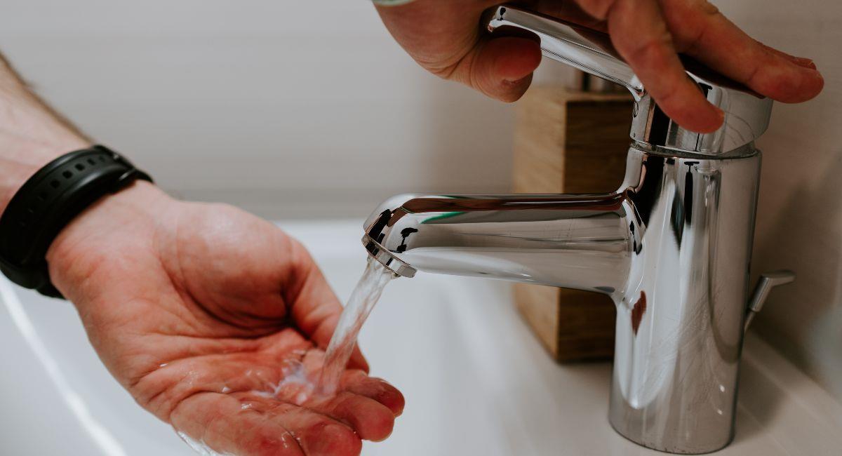 Cabe señalar que el lavado y desinfección de las manos es de suma importancia. Foto: Unsplash