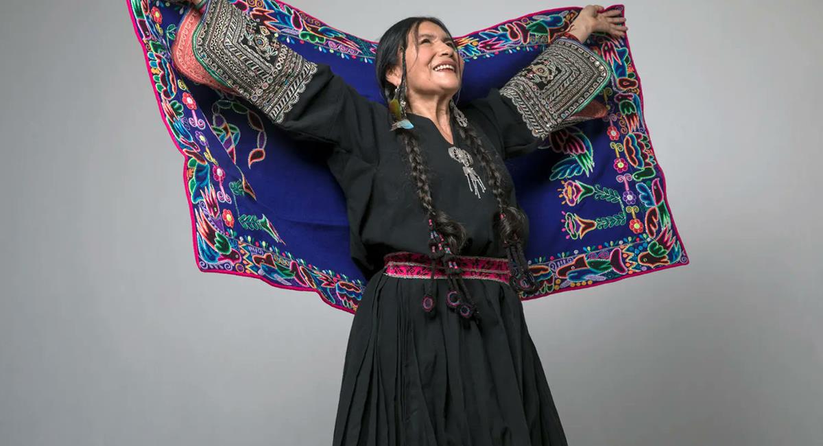El canto en quechua y la expresión cultural de Luzmila fue tomado en cuenta por la Rolling Stones. Foto: Twitter Captura @Ivanosama