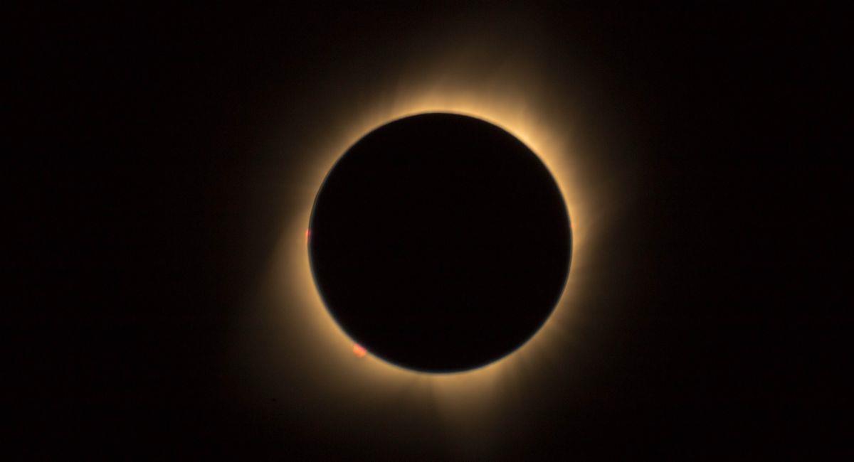 Existen distintas maneras de ver un eclipse solar sin dañar nuestra visión. Foto: Pexels