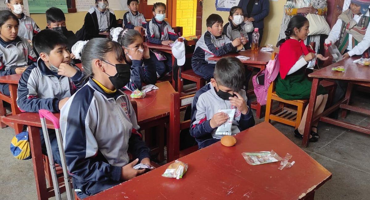 Los desayunos escolares fueron suspendidos tras casos de intoxicación de los niños. Foto: Twitter @WFP_Bolivia