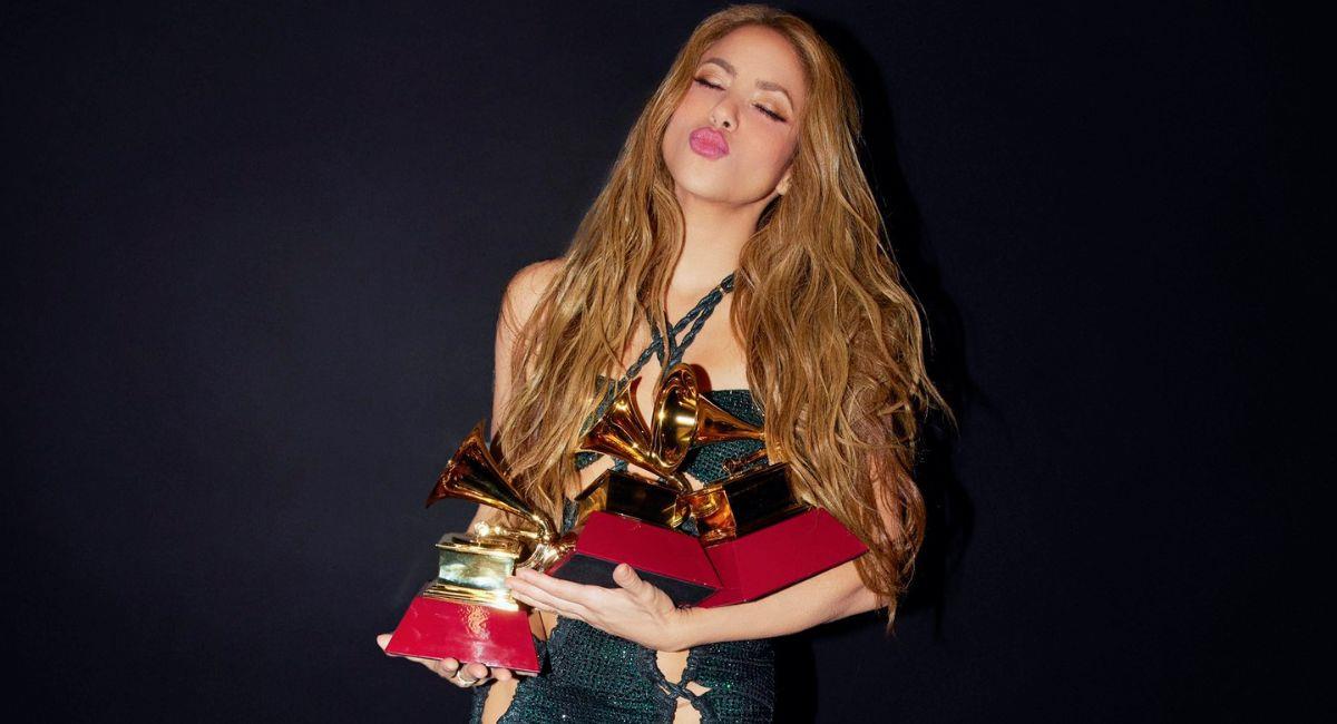 Shakira recibió tres galardones durante la gala de los Grammy Latino. Foto: Twitter @Shakira.