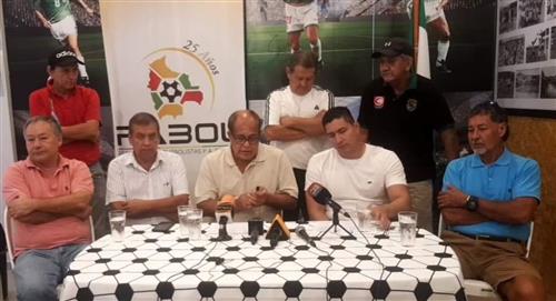 Futbolistas bolivianos anuncian paro por la falta de pago de salarios