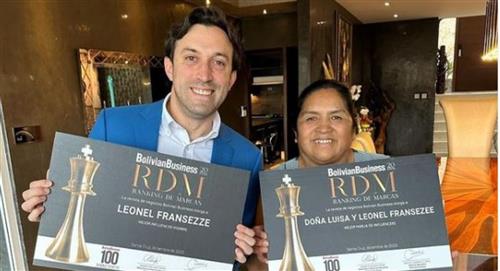 Doña Luisa y Leonel recibieron el galardón a "Mejor pareja de influencers"