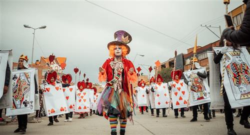 El Alto se iluminó con el Desfile Navideño