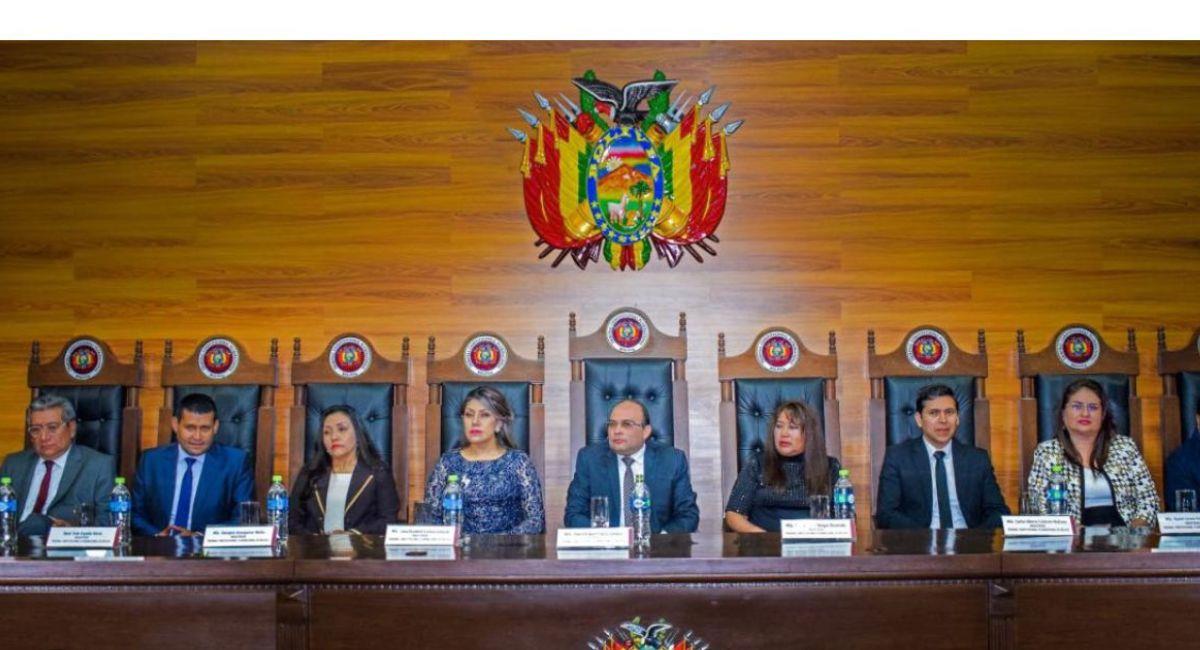 Extraoficialmente, trascendió que la magistrada Elizabeth Cornejo de Tarija también habría renunciado. Foto: Twitter @MarceloPedrazas