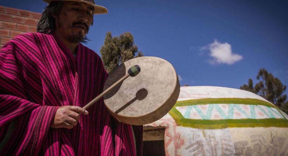 Los yatiris o amautas son reconocidos en Bolivia como los sabios andinos y ahora tienen su "escuela de formación". Foto: EFE