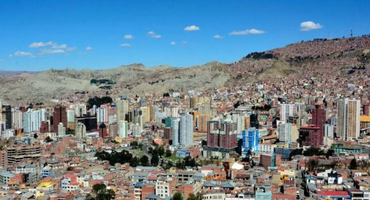 Castellón afirmó que, al estar La Paz en el ranking de Tripadvisor, beneficiará a la economía de la región. Foto: ABI
