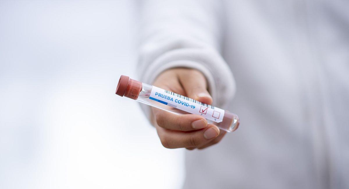 Según las autoridades la manera más eficaz para prevenir los contagios es la aplicación de la vacuna anticovid. Foto: Pixabay
