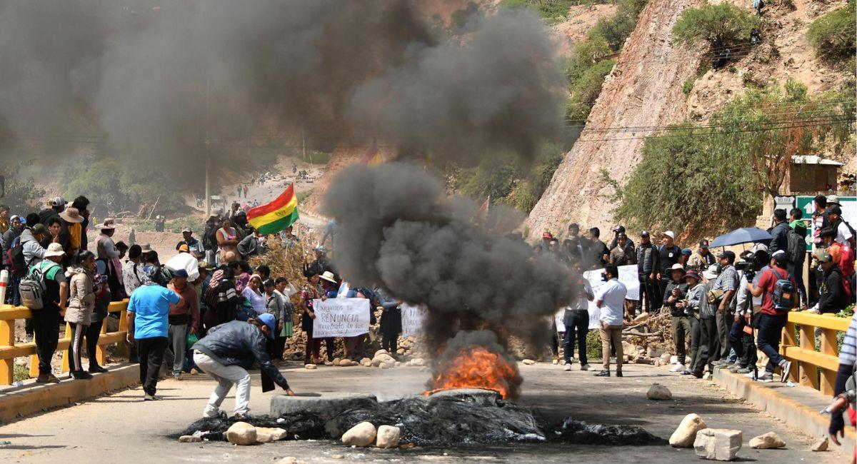 Al menos 12 de los bloqueos se reportan en la región central de Cochabamba. Foto: EFE