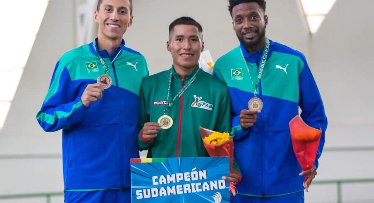 El potosino sobresalió en el tercer Sudamericano de Atletismo Indoor con una medalla de oro. Foto: Twitter Captura @EstadisticoBo