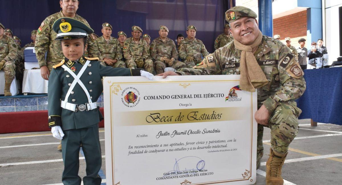 El padre de Justin podrá desempeñarse en un empleo dentro de las Fuerzas Armadas de Bolivia. Foto: Facebook Ejército de Bolivia