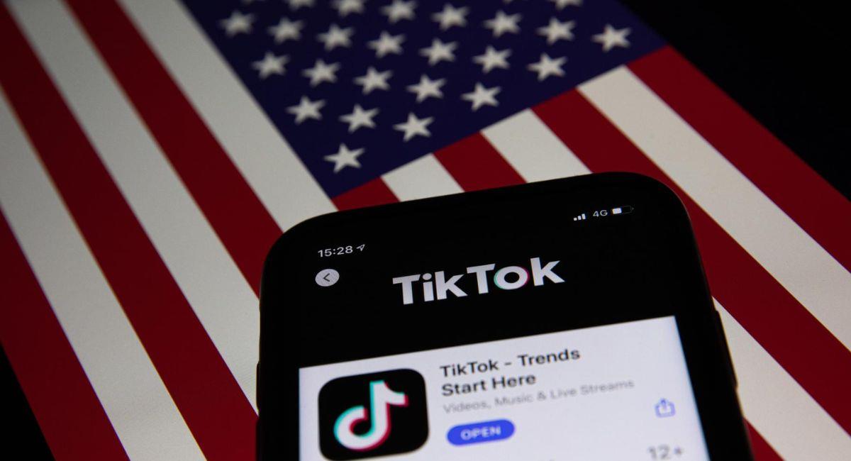 TikTok se hizo tendencia por "quedarse sin música" y ahora genera polémica por estar a un paso de ser prohibido. Foto: EFE