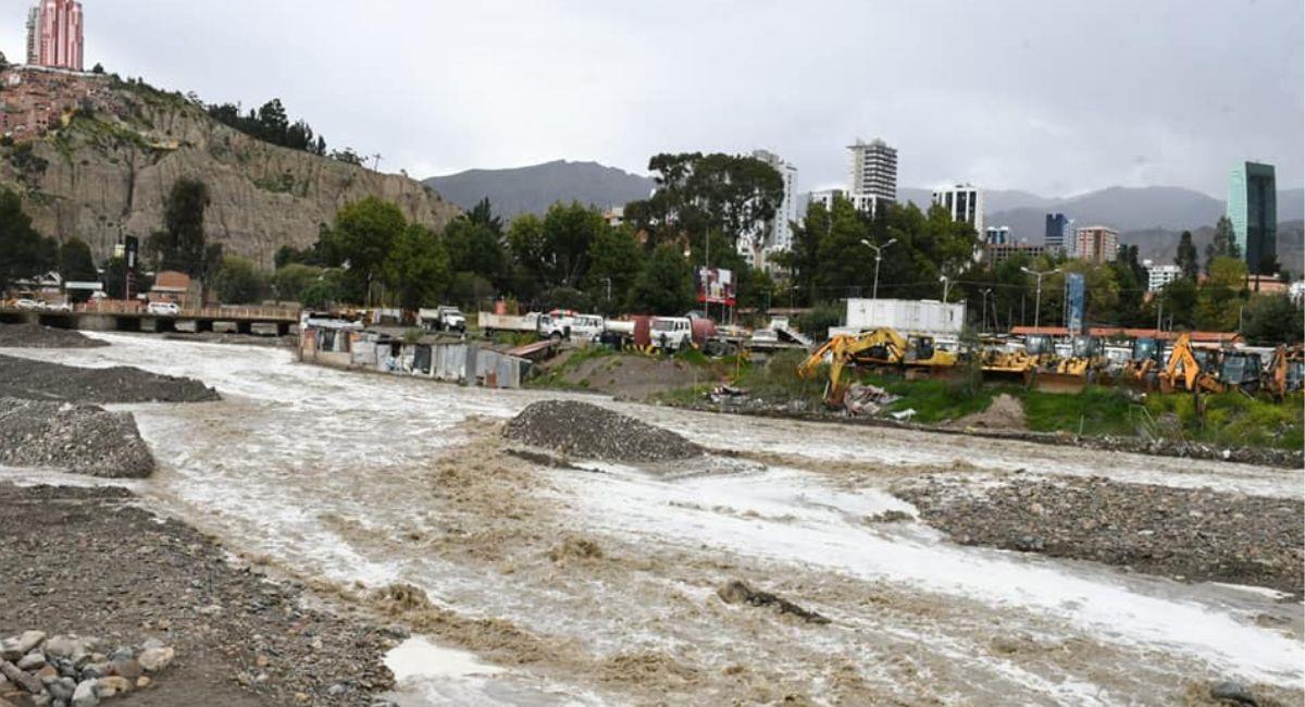 Varias zonas de la hoyada paceña sufrieron afectaciones por las fuertes lluvias y desborde de ríos. Foto: ABI