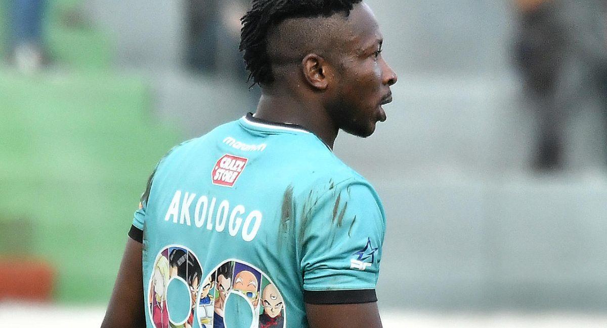 Akologo es el segundo jugador africano en ponerse la camiseta de Bolivia. Foto: EFE