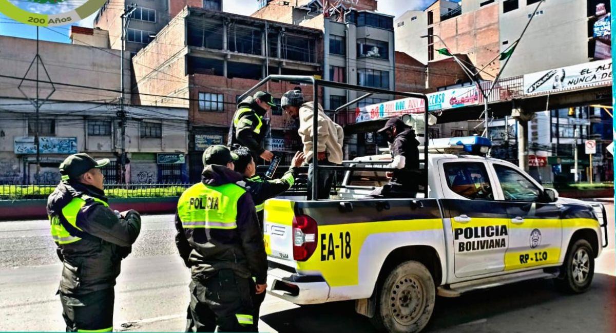 Continúan los controles por parte de la Policía Boliviana, especialmente en regiones que aún no fueron censadas. Foto: Facebook Comando Departamental deLa Paz