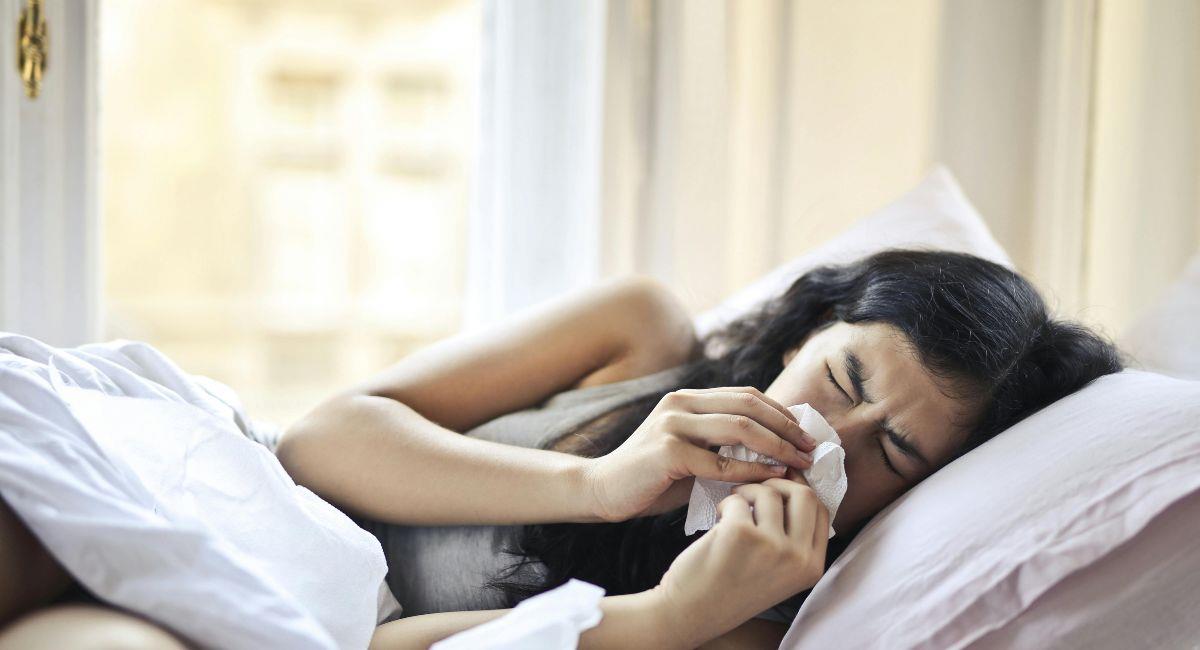 En cuanto a los síntomas, al inicio la influenza puede pasar como un resfriado. Foto: Pexels