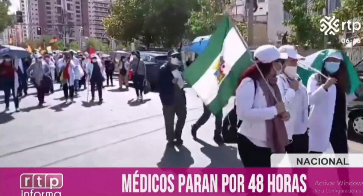 Los médicos saldrán a las calles a protestar por el proyecto de Ley 035, por la jubilación forzosa. Foto: Twitter Captura video @RTP_Bolivia.