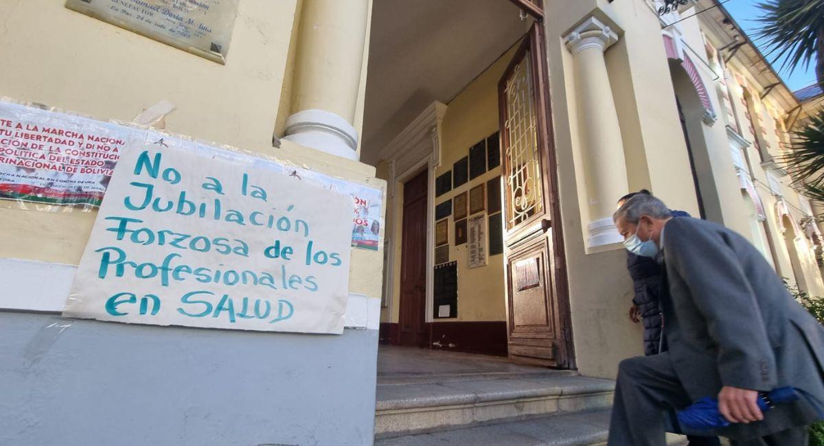 La medida de protesta del sector médico afecta a los servicios de salud de primer, segundo y tercer nivel. Foto: Twitter vía @Canal_BoliviaTV