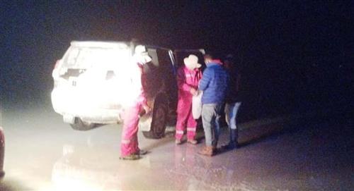 Rescatan a turistas que se quedaron varados en el Salar de Uyuni 